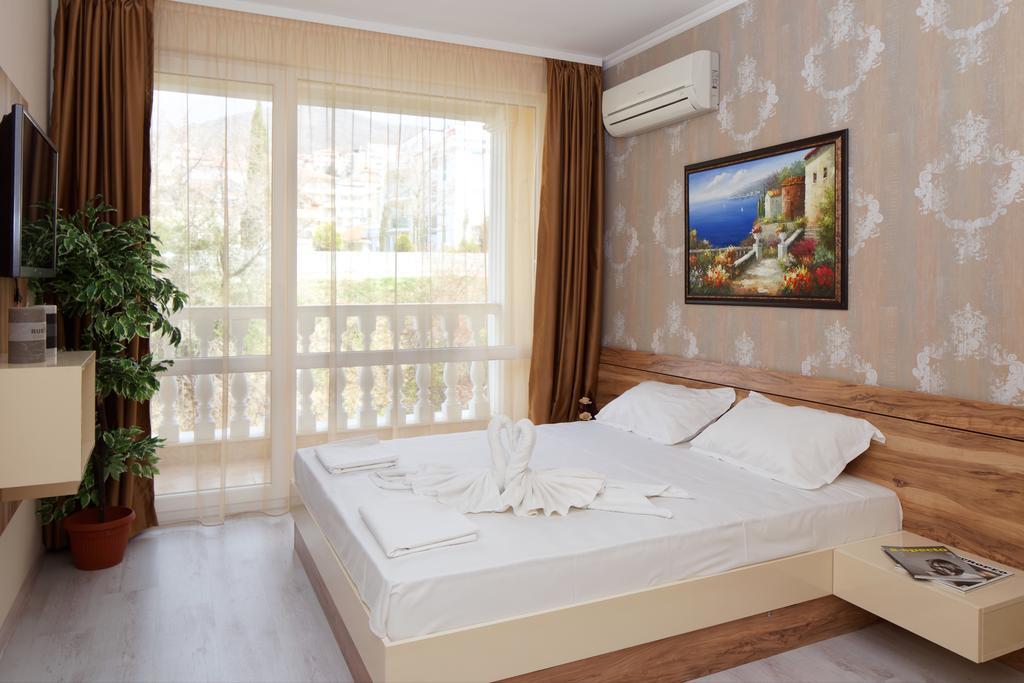 Villa Sardinia And Spa Sveti Vlas Eksteriør bilde